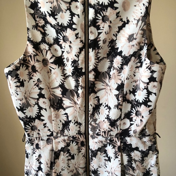 Floral Teacup Dress - Picture 5 of 5